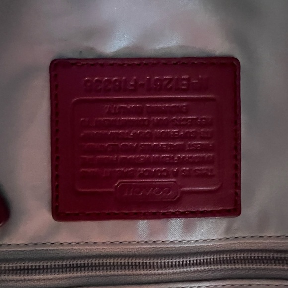 Raspberry embossed leather Coach shoulder bag; great condition - Picture 4 of 11